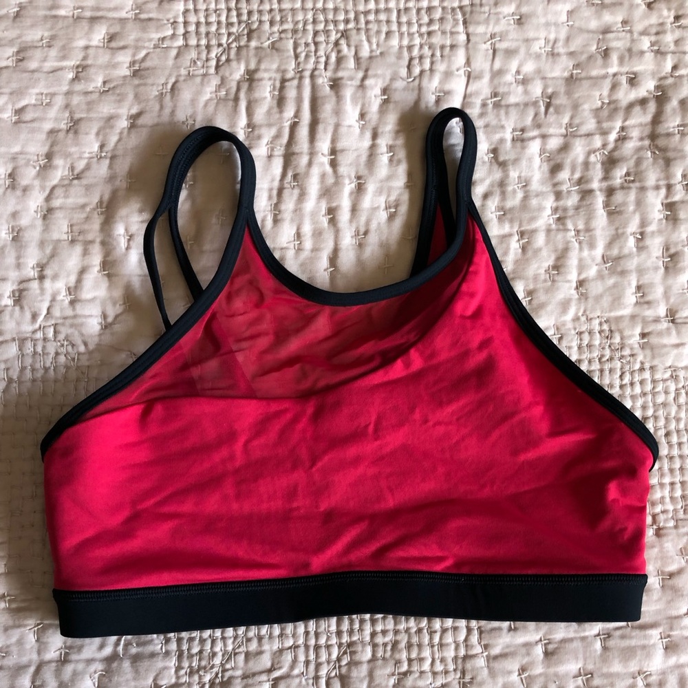 Lululemon sports bra